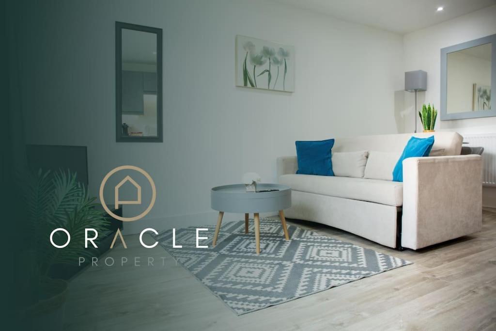 Bridge House Apartments - Free Parking Shottery Экстерьер фото