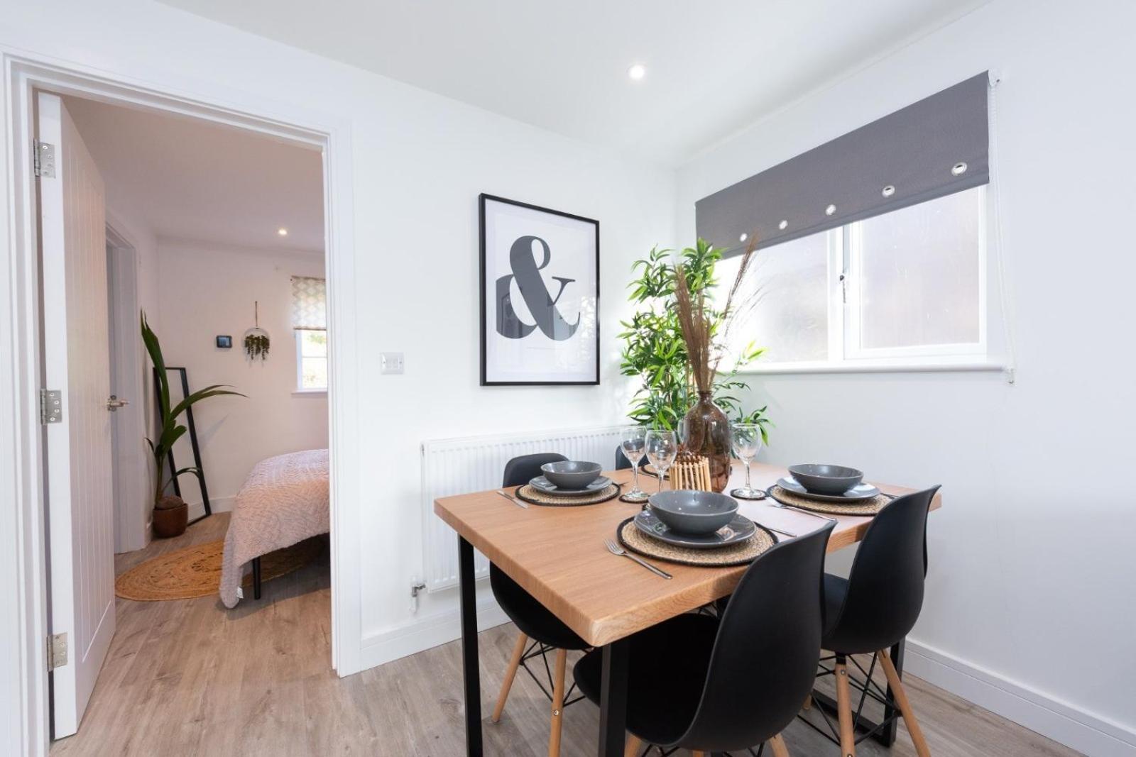 Bridge House Apartments - Free Parking Shottery Экстерьер фото