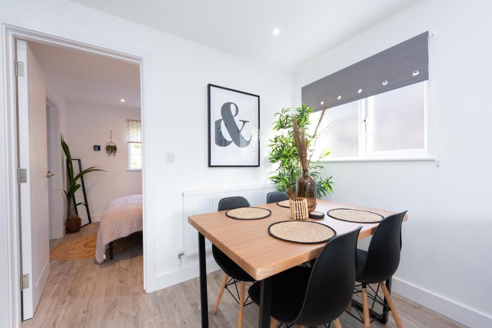 Bridge House Apartments - Free Parking Shottery Экстерьер фото