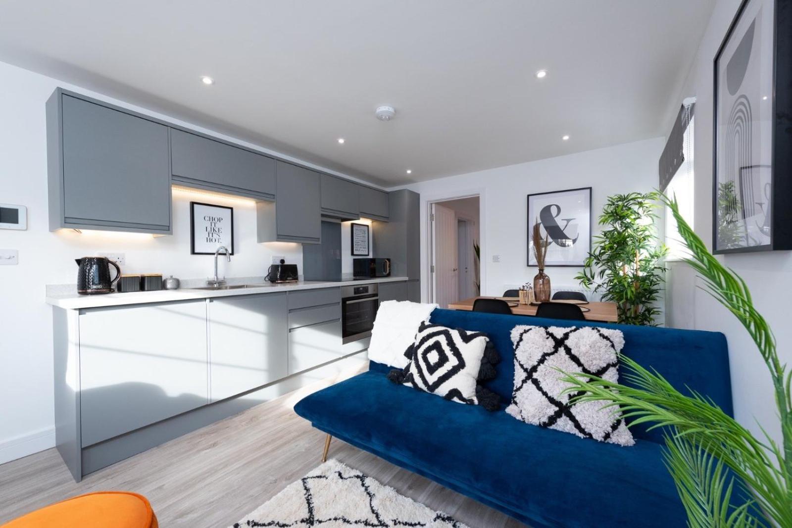 Bridge House Apartments - Free Parking Shottery Экстерьер фото